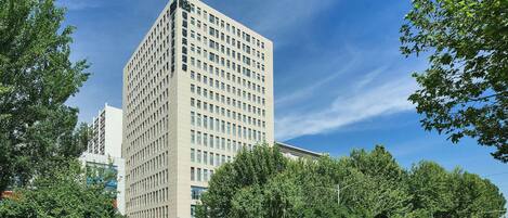 المنشأة من الخارج