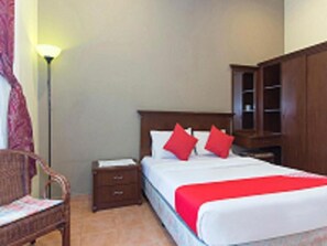 Standard Room, Garden View | Iron/ironing board