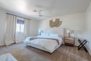 4 habitaciones, tabla de planchar con plancha, wifi y ropa de cama