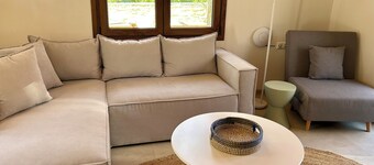 Charming 1-bedroom cottage with beautiful views in enchanting Mikros Prinos