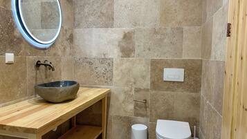 淋浴设施、吹风机、毛巾、肥皂