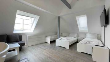 1 bedroom, free WiFi, bed sheets