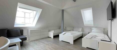 1 bedroom, free WiFi, bed sheets