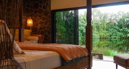 Entire home in Mission Beach, Australia
3 guests/1 bedroom/2 beds/1 bath