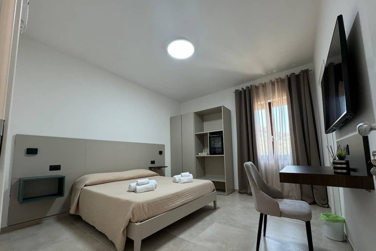 Ropa de cama de alta calidad, colchones con efecto memoria y minibar