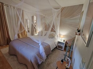 4 bedrooms, iron/ironing board, free WiFi, bed sheets