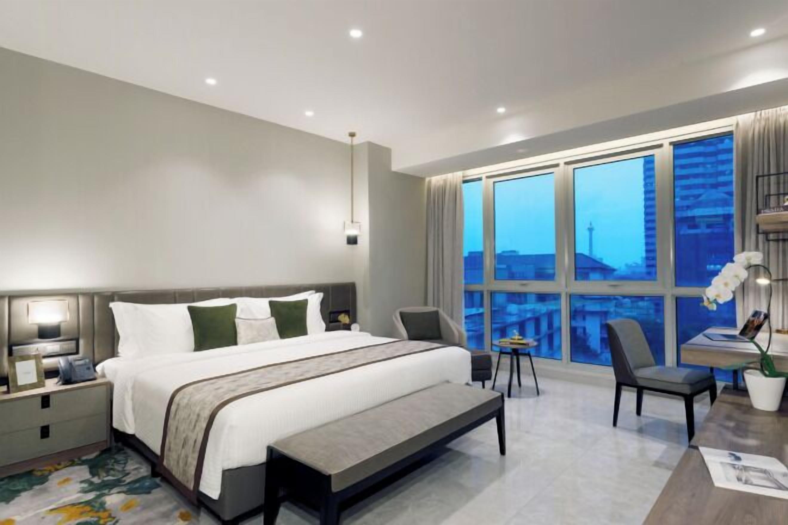 Minibar, in-room safe, free WiFi, bed sheets