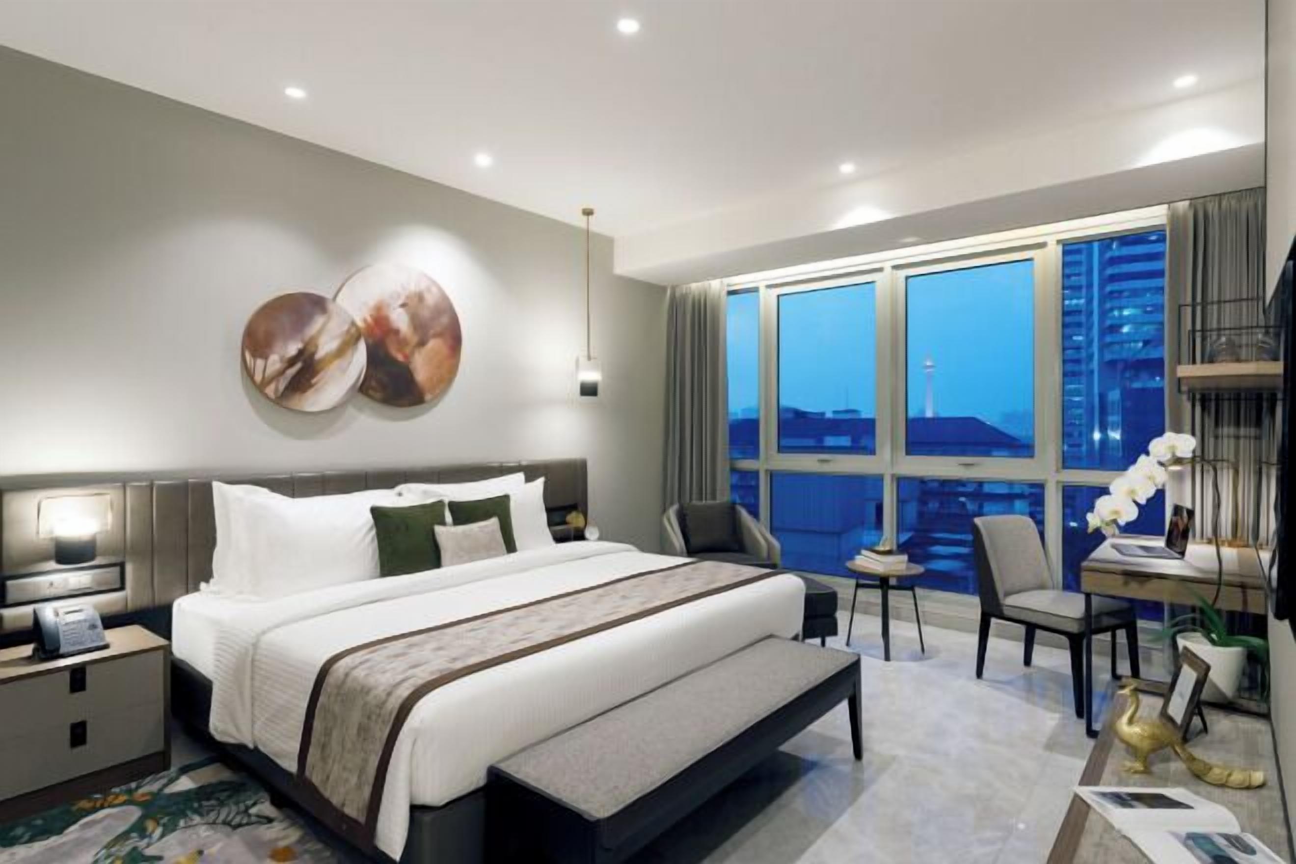 Minibar, in-room safe, free WiFi, bed sheets