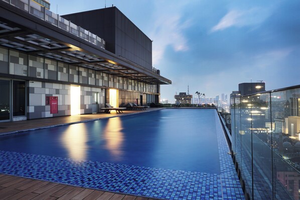 Kolam renang outdoor