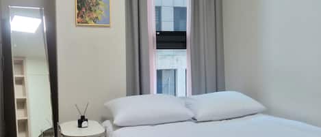 1 habitación, tabla de planchar con plancha, wifi y ropa de cama