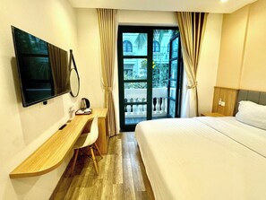 Standard Double Room Single Use, Balcony | In-room safe, desk, laptop workspace, free WiFi