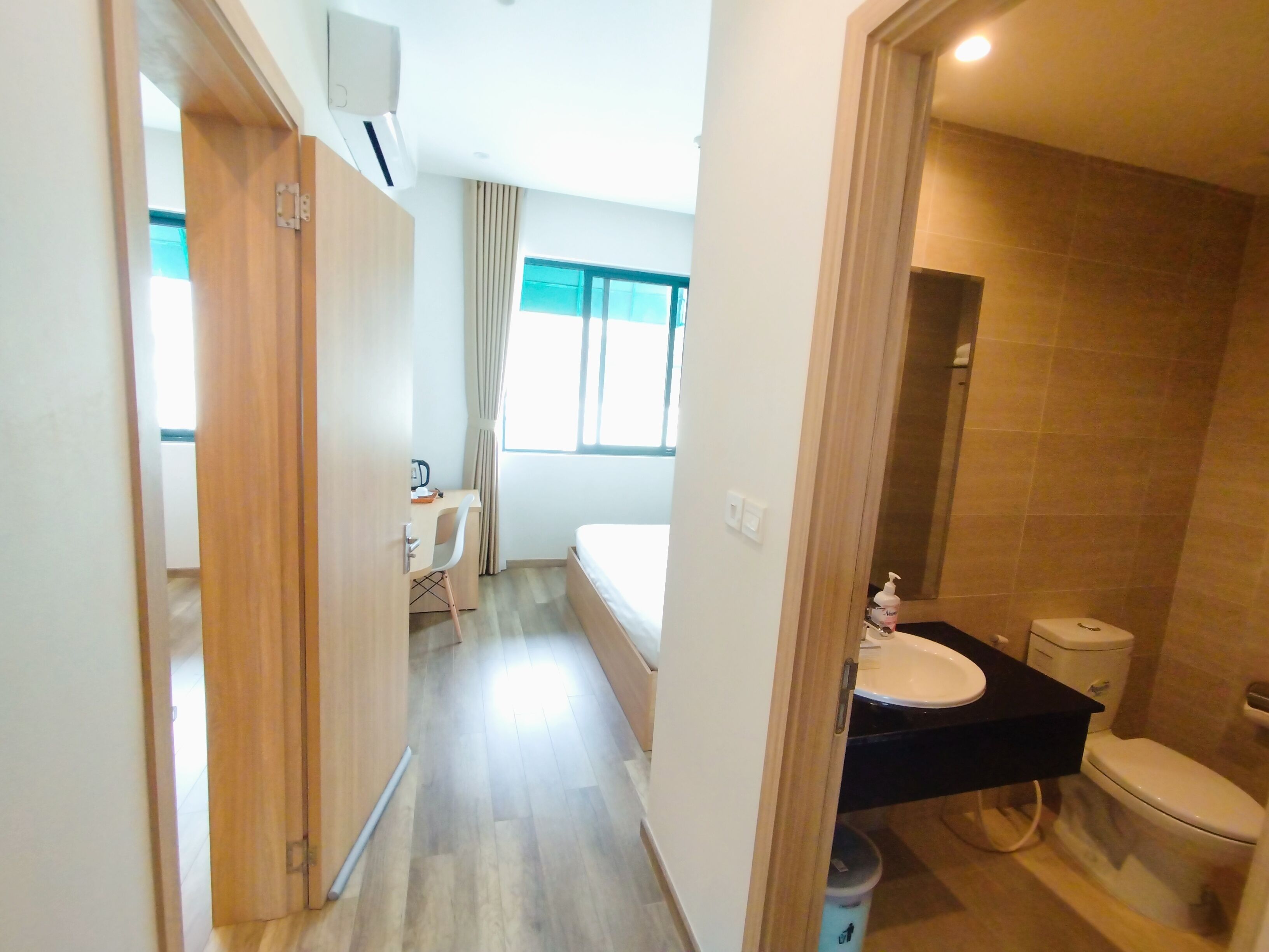 In-room safe, desk, laptop workspace, free WiFi