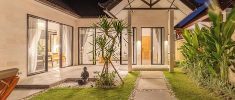 Deluxe Villa | Living area