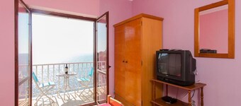 Apartments Neve - One-bedroom Apartment With Balcony and Sea View