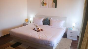 2 bedrooms, iron/ironing board, WiFi, bed sheets
