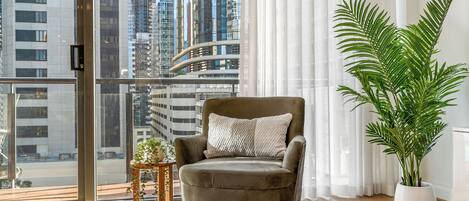 Smart TV, video games