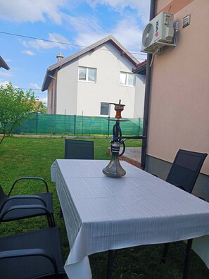 บ้านพัก, 4 ห้องนอน, ระเบียง, วิวภูเขา | บริเวณภายนอก