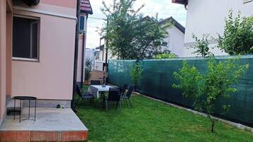 House, 4 Bedrooms, Balcony, Mountain View | Garden