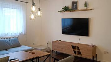 House, 4 Bedrooms, Balcony, Mountain View | Living room