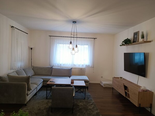 บ้านพัก, 4 ห้องนอน, ระเบียง, วิวภูเขา | ห้องนั่งเล่น