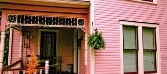 Private, Charming Ozark Queen Eurekan Suite w/Jetted Jaccuzi & Clawfoot Tub