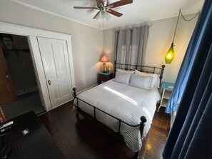 1 chambre, fer et planche à repasser, Wi-Fi, draps fournis