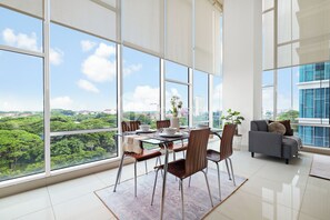Apartment, 1 Schlafzimmer, Stadtblick | Wohnbereich