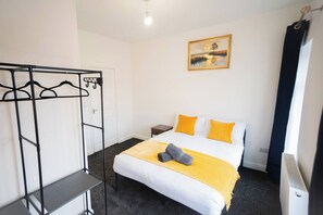 4 chambres, fer et planche à repasser, accès Internet, draps fournis