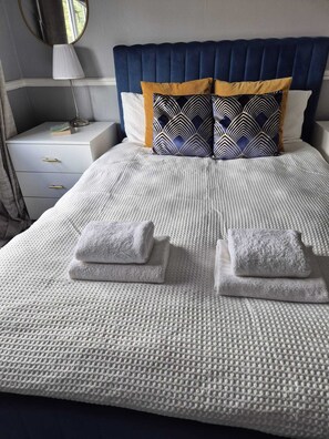 3 bedrooms, iron/ironing board, Internet, bed sheets