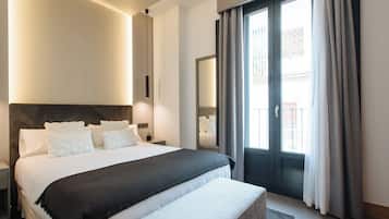 Apartment, Balcony | Living area | 40-inch flat-screen TV with digital channels