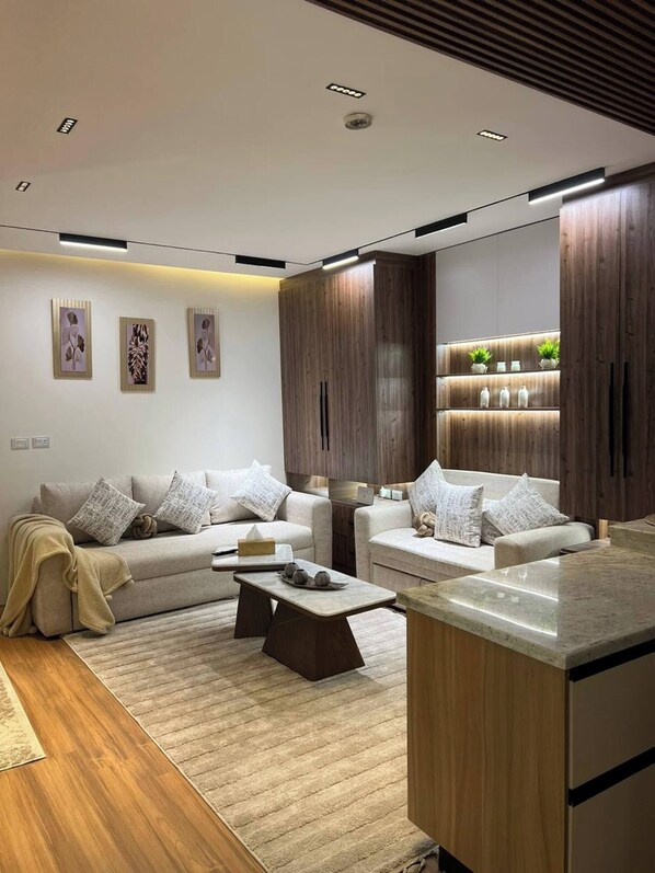 Huoneisto, 1 makuuhuone, esteetön, tupakointi sallittu | Olohuone