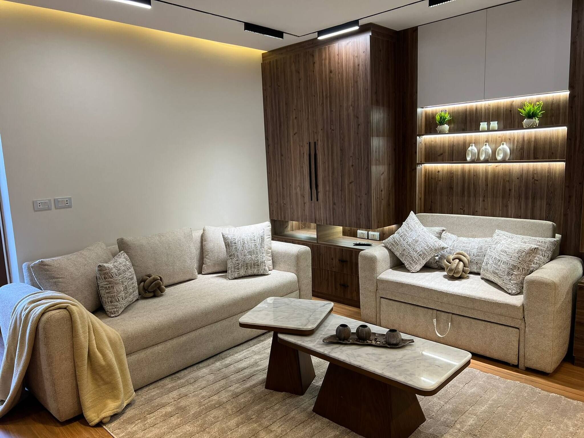 Apartment, 1 Bedroom, Accessible, Smoking | Living room