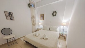 2 bedrooms, soundproofing, iron/ironing board, WiFi - Blue Horizon Retreat (Nea Styra)