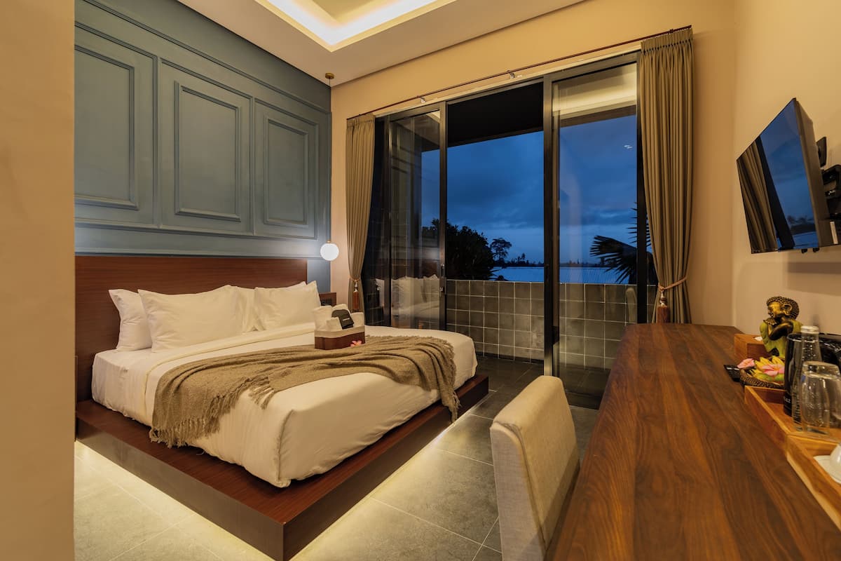 Caja de seguridad en la habitación y cortinas blackout