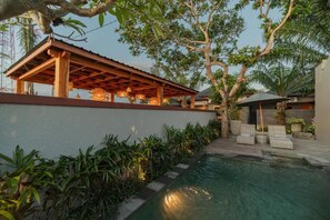 Kolam renang outdoor