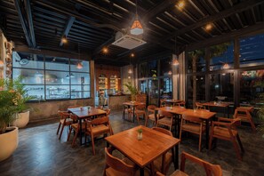 Een kluis op de kamer, verduisterende gordijnen, geluiddichte muren