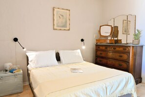Honeymoon Townhome, 2 Bedrooms, 2 Bathrooms (A Cosy Nest Overlooking The Sea)