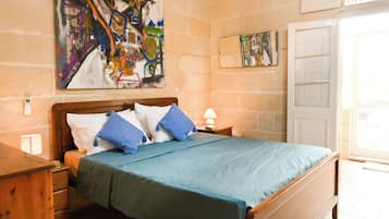 Honeymoon Townhome, 2 Bedrooms, 2 Bathrooms (A Cosy Nest Overlooking The Sea) | 2 bedrooms, free WiFi, bed sheets