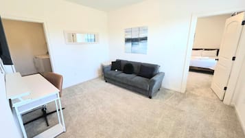 3 makuuhuonetta, silitysrauta/-lauta, vauvan matkasänky, ilmainen Wi-Fi