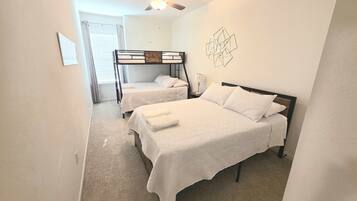 3 Schlafzimmer, BĂŒgeleisen/BĂŒgelbrett, Reisekinderbett, kostenloses WLAN