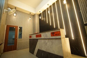 Reception - SwagStay Hotel Riviera Nagpur (Nagpur)