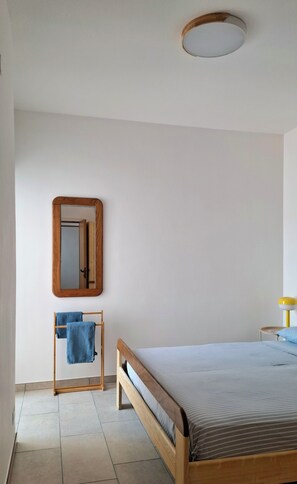 2 bedrooms, bed sheets