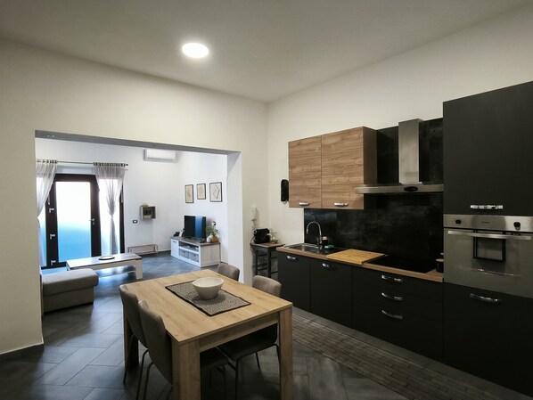 Ofen, Herdplatte, Geschirrspüler