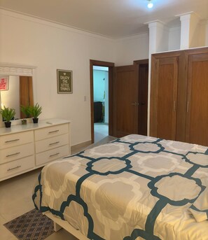 1 bedroom, iron/ironing board, internet, wheelchair access