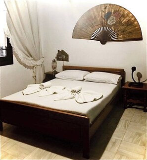 3 slaapkamers, een strijkplank/strijkijzer, internet, beddengoed