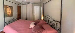 3 bedrooms, iron/ironing board, WiFi, bed sheets - Charming country house, surrounded by nature and absolute peace! (Vinon-sur-Verdon)