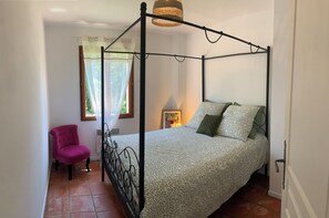 3 bedrooms, iron/ironing board, WiFi, bed sheets - Charming country house, surrounded by nature and absolute peace! (Vinon-sur-Verdon)