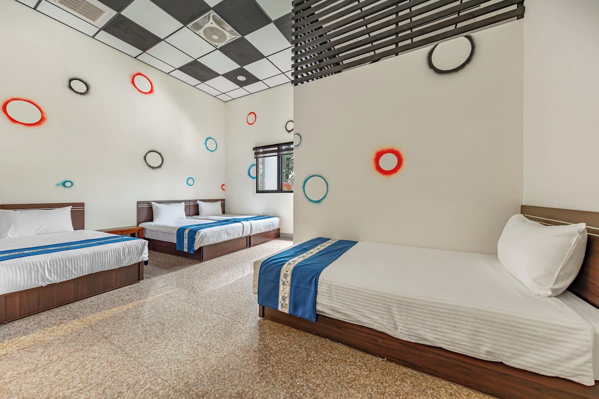 Standard Quadruple Room | Free WiFi, bed sheets