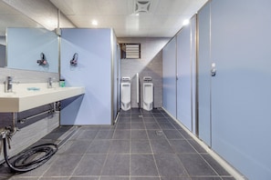 1 Bed in 10-Bed Mixed Dormitory Room | Shared bathroom