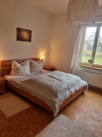 3 bedrooms, free WiFi, bed sheets. Holiday Apartment 'Pieck' with Shared Garden and Wi-Fi